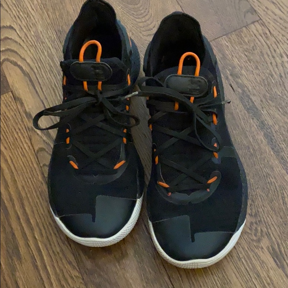 Boys Steph Curry 6 shoes